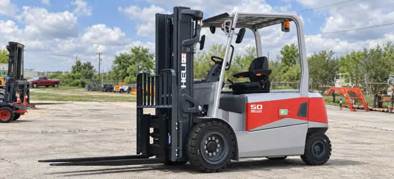 Heli G3 Series lithium-ion electric forklift outdoors